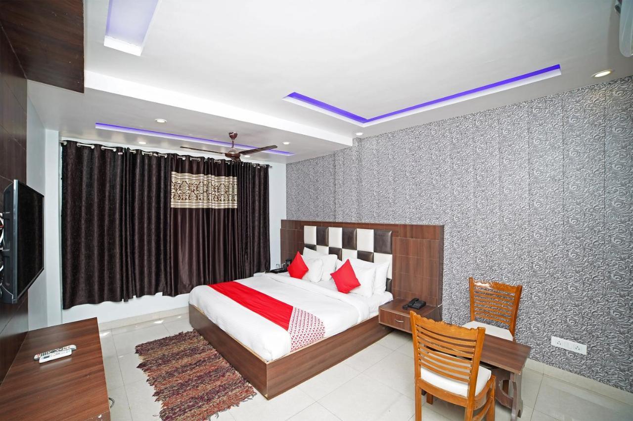 Oyo 39539 Hotel Vansh & Restaurant Kashipur Zewnętrze zdjęcie