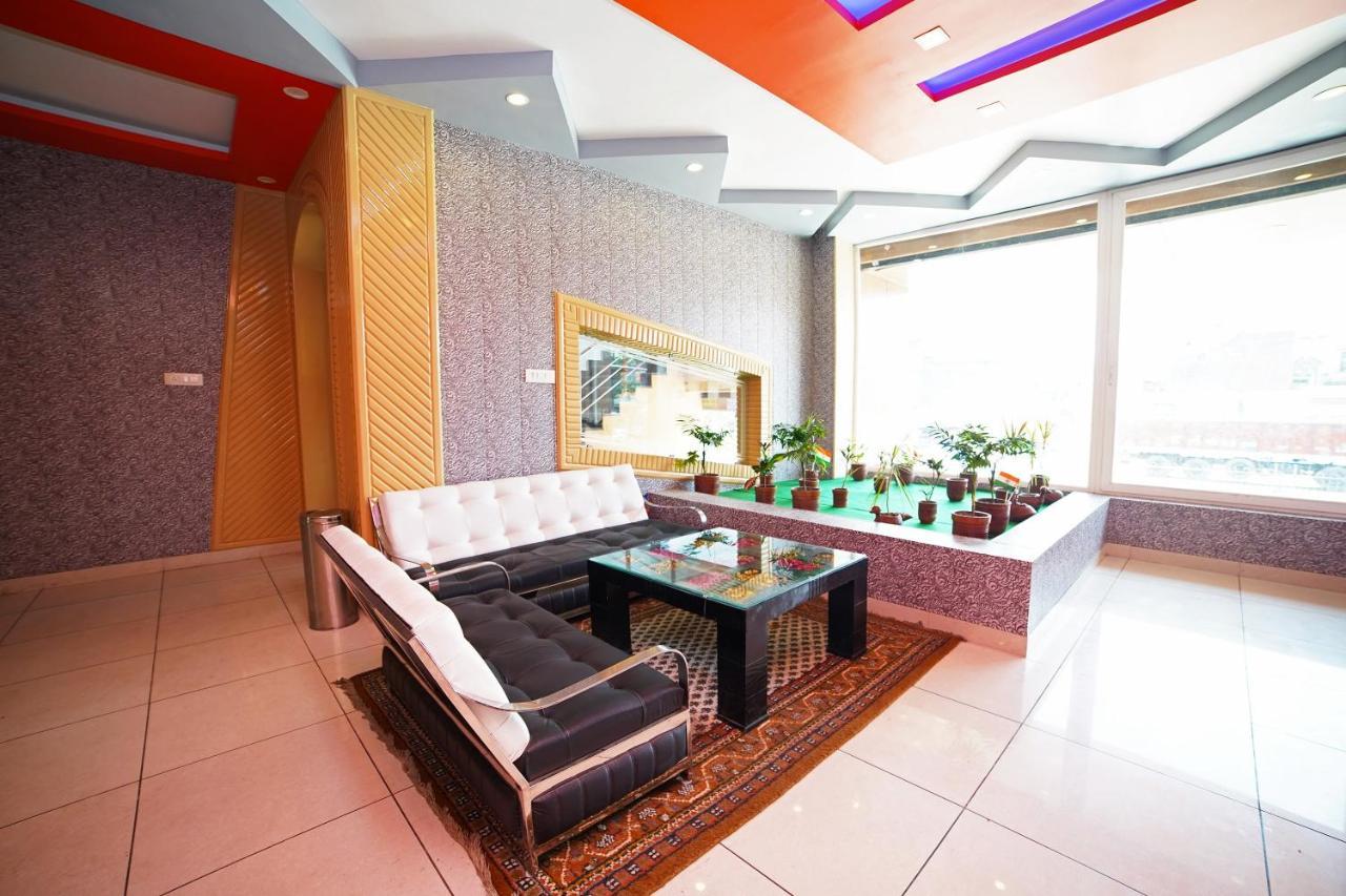 Oyo 39539 Hotel Vansh & Restaurant Kashipur Zewnętrze zdjęcie